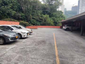 En Venta, Apartamento Loma del Indio - Medellin
