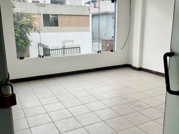 ALQUILER OFICINA/LOCAL COMERCIAL EN AV LA MOLINA