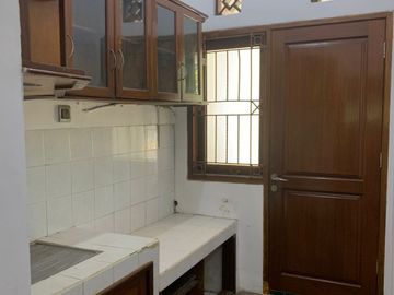 Rumah 2 Lantai di Jalan Utama Perum Permata Safira Regency - Surabaya Barat