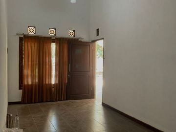 Rumah 2 Lantai di Jalan Utama Perum Permata Safira Regency - Surabaya Barat