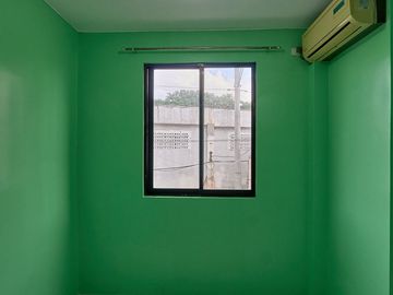 ONEMETROPOLITAN021XLR: For Sale Unfurnished Studio with Balcony in One Metropolitan Place