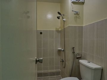 ONEMETROPOLITAN021XLR: For Sale Unfurnished Studio with Balcony in One Metropolitan Place