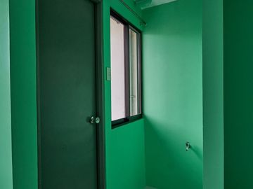 ONEMETROPOLITAN021XLR: For Sale Unfurnished Studio with Balcony in One Metropolitan Place