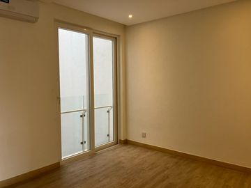 FOR SALE - 3 Storey Aerin Townhouse in M Residences New Manila, Quezon City