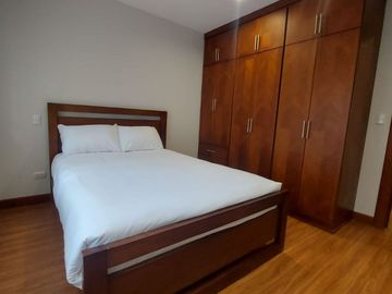 En renta departamento en Cuenca.