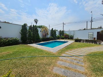 SE VENDE CASA EN LA MOLINA VIEJA