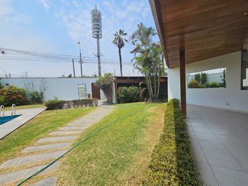 SE VENDE CASA EN LA MOLINA VIEJA