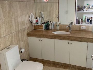 Vendo lindo departamento de 200 m2, 3 Dorm. en el Malecón de Chorrillos, con vista al mar.(Arriba del Club Regatas).