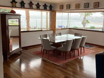 Vendo lindo departamento de 200 m2, 3 Dorm. en el Malecón de Chorrillos, con vista al mar.(Arriba del Club Regatas).