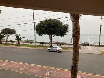 Vendo lindo departamento de 200 m2, 3 Dorm. en el Malecón de Chorrillos, con vista al mar.(Arriba del Club Regatas).