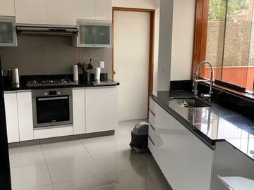 Vendo lindo departamento de 200 m2, 3 Dorm. en el Malecón de Chorrillos, con vista al mar.(Arriba del Club Regatas).
