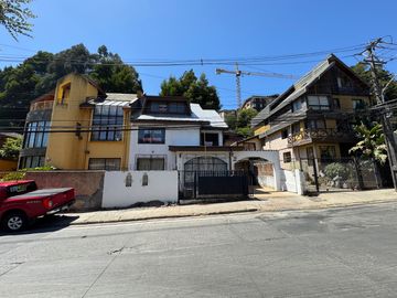 Gran casa 3 pisos en Barrio Universitario Concepción, Chorrillos
