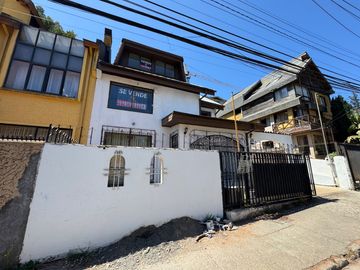 Gran casa 3 pisos en Barrio Universitario Concepción, Chorrillos