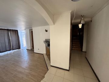 Gran casa 3 pisos en Barrio Universitario Concepción, Chorrillos