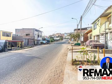 SE VENDE CASA DE TRES PISOS CON DOS LOCALES COMERCIALES EN AVENIDA EN SAN JUAN DE MIRAFLORES