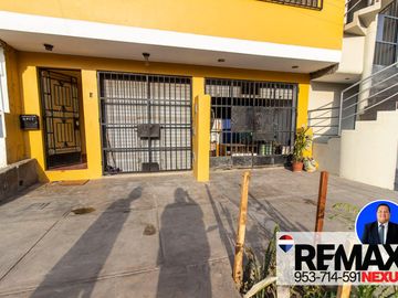 SE VENDE CASA DE TRES PISOS CON DOS LOCALES COMERCIALES EN AVENIDA EN SAN JUAN DE MIRAFLORES
