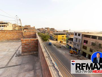 SE VENDE CASA DE TRES PISOS CON DOS LOCALES COMERCIALES EN AVENIDA EN SAN JUAN DE MIRAFLORES