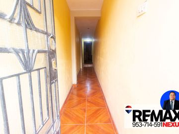 SE VENDE CASA DE TRES PISOS CON DOS LOCALES COMERCIALES EN AVENIDA EN SAN JUAN DE MIRAFLORES