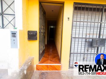SE VENDE CASA DE TRES PISOS CON DOS LOCALES COMERCIALES EN AVENIDA EN SAN JUAN DE MIRAFLORES