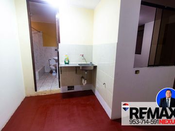 SE VENDE CASA DE TRES PISOS CON DOS LOCALES COMERCIALES EN AVENIDA EN SAN JUAN DE MIRAFLORES