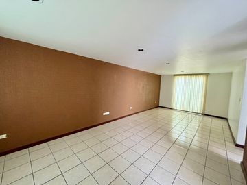 CASA EN VENTA FRENTE A COLONIA EL MIRADOR CERCA BUAP, PARQUE ECOLOGICO, ZONA MILITAR