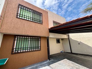 CASA EN VENTA FRENTE A COLONIA EL MIRADOR CERCA BUAP, PARQUE ECOLOGICO, ZONA MILITAR