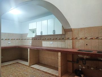 Venta De Amplio Departamento – En Pleno Corazon Comercial De Lima Norte