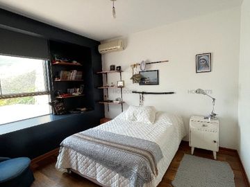 Lujo y comodidad en un solo lugar, esta propiedad con piscina y vista panoramica a la ciudad te fascinará!!