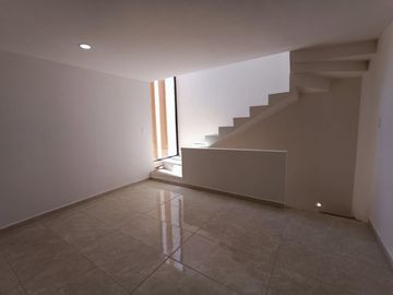 CASA EN VENTA CON 3 RECÁMARAS EN PARQUE HABANA