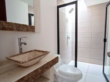CASA EN VENTA CON 3 RECÁMARAS EN PARQUE HABANA