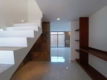 CASA EN VENTA CON 3 RECÁMARAS EN PARQUE HABANA