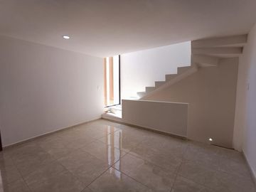 CASA EN VENTA CON 3 RECÁMARAS EN PARQUE HABANA