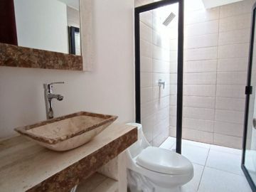 CASA EN VENTA CON 3 RECÁMARAS EN PARQUE HABANA