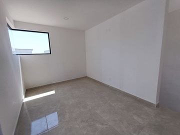 CASA EN VENTA CON 3 RECÁMARAS EN PARQUE HABANA