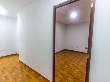 SE VENDE DEPARTAMENTO TRIPLEX EN VILLA MARIA DEL TRIUNFO