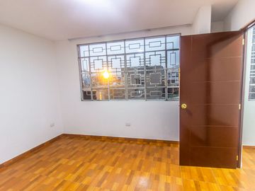 SE VENDE DEPARTAMENTO TRIPLEX EN VILLA MARIA DEL TRIUNFO