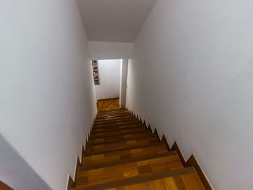 SE VENDE DEPARTAMENTO TRIPLEX EN VILLA MARIA DEL TRIUNFO