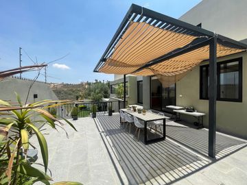 Casa en Venta en Club de Golf La Loma con Alberca Techada.