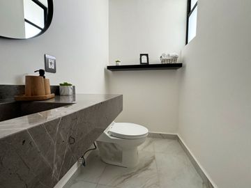 𝗖𝗮𝘀𝗮 𝗘𝗻 𝗩𝗲𝗻𝘁𝗮, en la zona de mas alta plusvalía de la ciudad