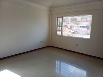 Casa de Venta en Conjunto Cerrado. Cumbaya