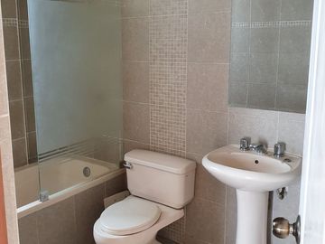 SE VENDE LINDO DEPARTAMENTO DE 105 M2 , CERCA A COLEGIOS EN VALLE HERMOSO. SURCO