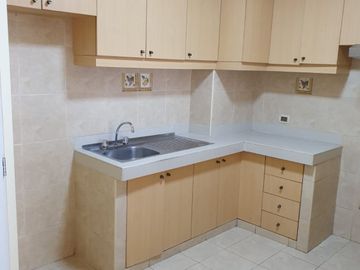 SE VENDE LINDO DEPARTAMENTO DE 105 M2 , CERCA A COLEGIOS EN VALLE HERMOSO. SURCO