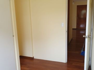 SE VENDE LINDO DEPARTAMENTO DE 105 M2 , CERCA A COLEGIOS EN VALLE HERMOSO. SURCO