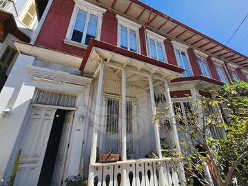 En venta casa en Valparaíso, Cerro alegre. Oportunidad única en privilegiado sector