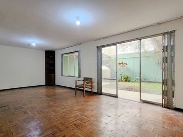 Vendo casa, 278 m2, 4 pisos, 4 hab, 3 baños, 2 cocheras, La Virreyna, Surco