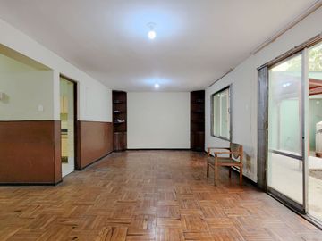 Vendo casa, 278 m2, 4 pisos, 4 hab, 3 baños, 2 cocheras, La Virreyna, Surco