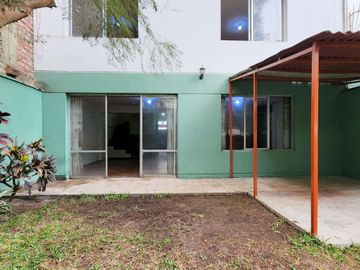 Vendo casa, 278 m2, 4 pisos, 4 hab, 3 baños, 2 cocheras, La Virreyna, Surco