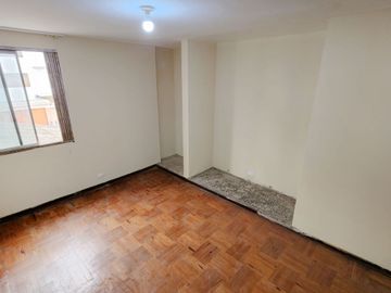 Vendo casa, 278 m2, 4 pisos, 4 hab, 3 baños, 2 cocheras, La Virreyna, Surco