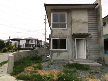 Corner Unit House and Lot in San Pedro Laguna near Southwoods