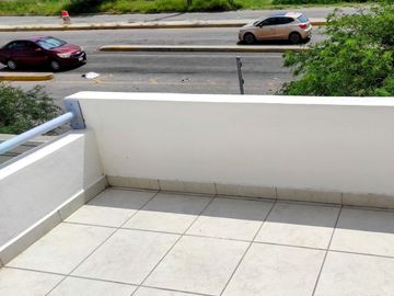 Casa en Venta en  Villas de Bonaterra con Recámara y Baño en Planta Baja